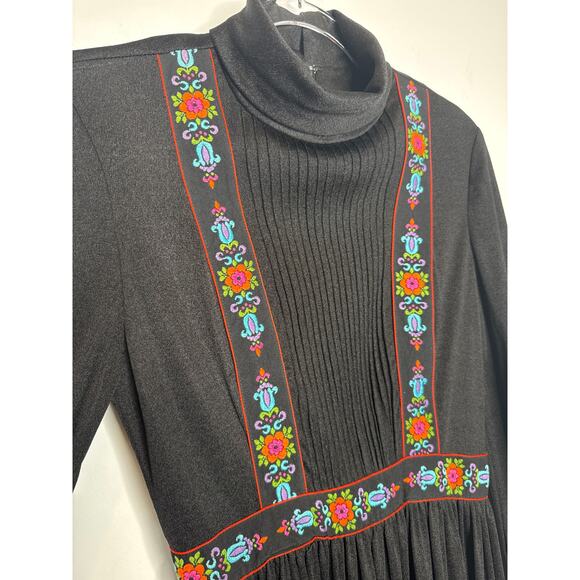 1970s Domino Fashions Black Maxi Dress with Folk Embroidered Trim USA made small - Picture 8 of 14